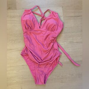 NWT women’s size medium Cupshe 1 piece swim suit